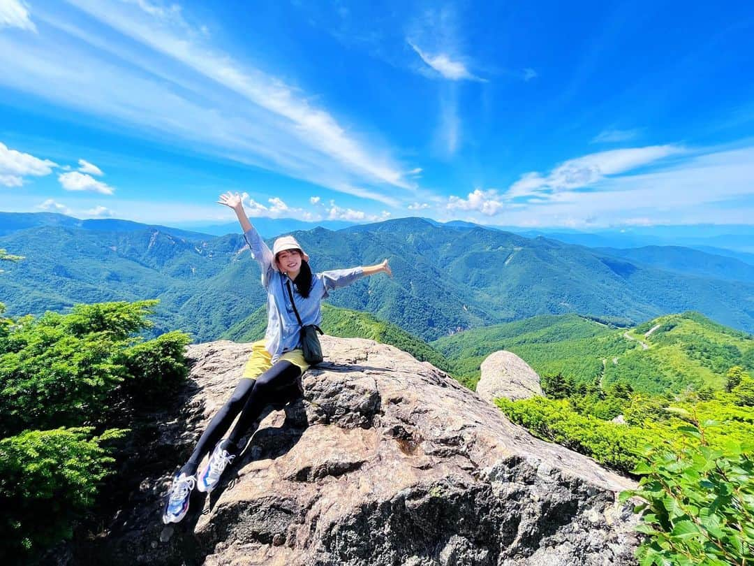 林恵理さんのインスタグラム写真 - (林恵理Instagram)「《出演情報》  夏の志賀高原 絶景＆味めぐり！ ～ユネスコエコパークの旅～  8月19日(土) SBC信越放送　 14:00〜14:30放送です！！  信州の自然を体感し、 とっても癒される旅でした✨ 是非ご覧ください！ . . #志賀高原 #山ノ内町 #ユネスコエコパーク #長野県 #長野 #自然 #絶景スポット #登山 #nagano #shigakogen」8月18日 16時24分 - eri_rin.215