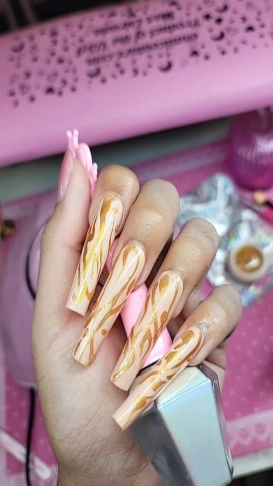 Max Estradaのインスタグラム：「Enailcouture.com 123go 5xl square and solid chrome pigments  Enailcouture.com shinee star glitter gel top coats, no wipe formula. Vegan,  Hypoallergenic and hema free.  Made in America 🇺🇸  Enailcouture.com  #nailartwow #gelpolish #nailsartvideos #nails #gelnails #nailart #notd #nailcolor #nailsalon #nailsalon #nailsvideotutorial #nailtech #nailsupply #nailsonfleek #fyp #nailsart」