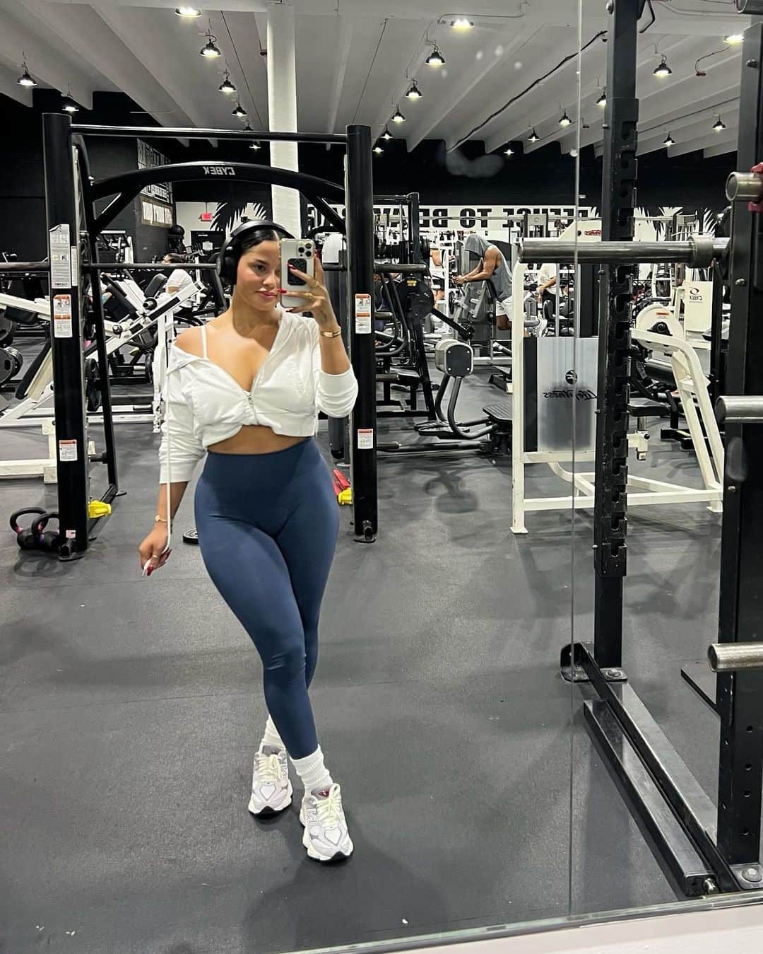 Katya Elise Henryさんのインスタグラム写真 - (Katya Elise HenryInstagram)「checkin in on my @wbkfit girlies … how we doin? 😍 we’re ending week 5 of our last challenge (8 week hourglass) ahhhhhh few more weeks!!! I still can’t believe the consistency and hard work we have been putting in for almost 6 weeks now… give yourself a big hug and a donut and and pray it goes to your booty 🤭🤍 ps make sure to check out @wbkfit 20 days of WBK deals for up to 70% off apparel and gear that’s perfect for this next challenge coming up. Get excited 😈」8月18日 9時03分 - katyaelisehenry