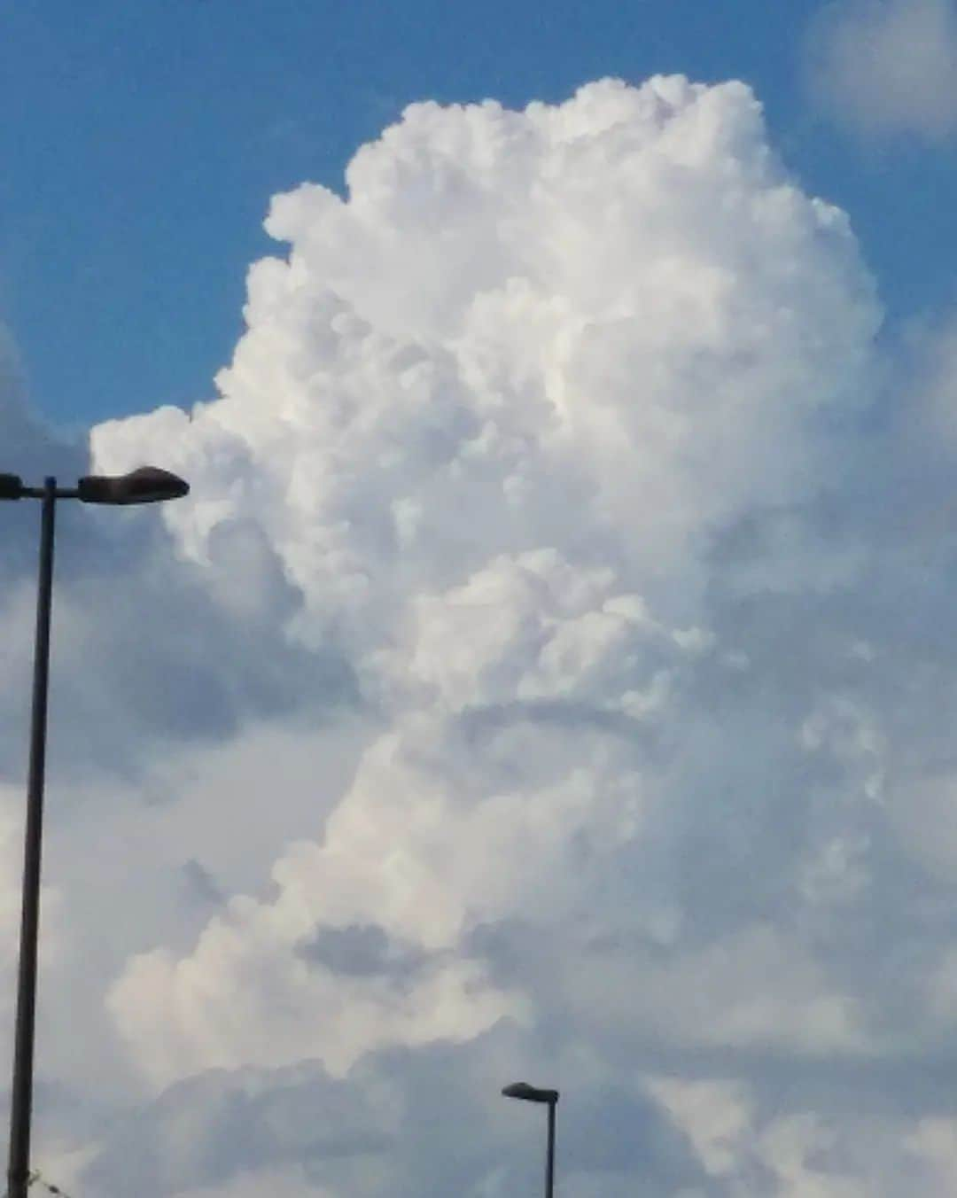 若狭たけしのインスタグラム：「昨日の空 #空  #雲 #入道雲 #積乱雲」