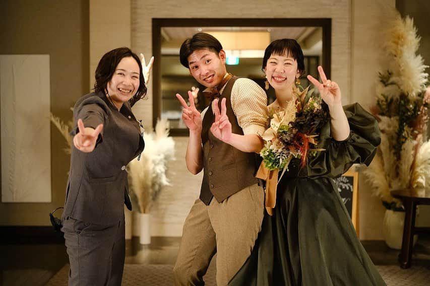 フォーチュン イン ザ テラス ≪新潟県新潟市：結婚式場≫のインスタグラム：「. 「幸せな一日でした」  おふたりと 向き合い 寄り添い 様々な想いを紡ぎ 迎えるご結婚式当日 おふたりのとびっきりのスマイルが見れる1日🌻  新郎様新婦様のこの先の人生も 沢山のスマイルで溢れますように☺︎𓂃𓈒𓏸︎︎︎︎」