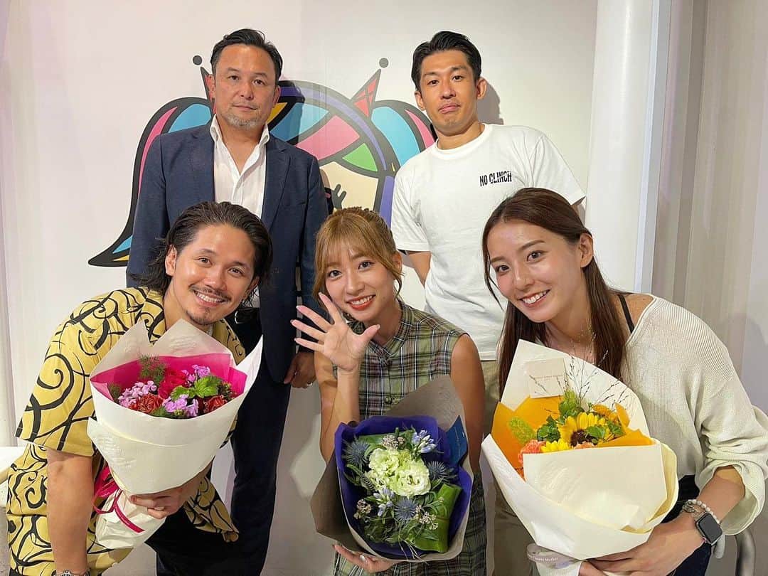 のインスタグラム：「【大貫彩香か宮原華音のRISESTUDIO】  最終回！！！ 渋谷クロスFMにて公開収録。  今回のゲストは元k-1プロデューサー中村拓己さん、RISE代表伊藤隆さんに来ていただきました。  お二人が揃ったら欠かせない話題、【THE MATCH】について。  お互いの団体についてや、当時思ってた事や、ブレキングダウンについてなど禁断な話題についてたくさん聞かせていただきました。  最終回に相応しかったのではないでしょうか？  そして、約一年ご視聴、ご観覧して頂きありがとうございました。  大貫さん、宮原さんとご一緒できたこど、いろんな選手と話せた事、初回那須川天心から始まりまさか武尊くんにも出演して頂き、貴重な体験をさせて頂きました。  これからも、業界、RISEを盛り上げれるように歩んでいきますので引き続きよろしくお願いいたします。  また会える時を楽しみにしています。  その時は、僕と握手！！！  #RISESTUDIO #ライズスタジオ」