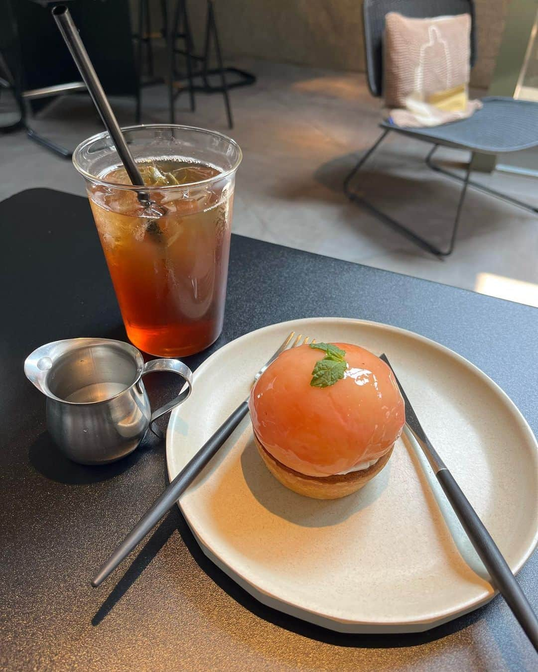 YOUKORINさんのインスタグラム写真 - (YOUKORINInstagram)「桃タルト🍑🤍 @ortocafe  ここの桃タルトが美味しすぎて！ 桃にハマってしまった🥹💓  オシャレやし充電できるし良き！ 福岡でお気に入りのカフェになった🥺❣️  📍 〒810-0004 福岡県福岡市中央区渡辺通３丁目２−８  #福岡#福岡カフェ#博多#博多カフェ#ortocafe#Fukuoka#福岡旅行#hakata#九州#🍑#桃タルト#カフェ巡り」8月18日 10時18分 - xxy0uc0riinxx