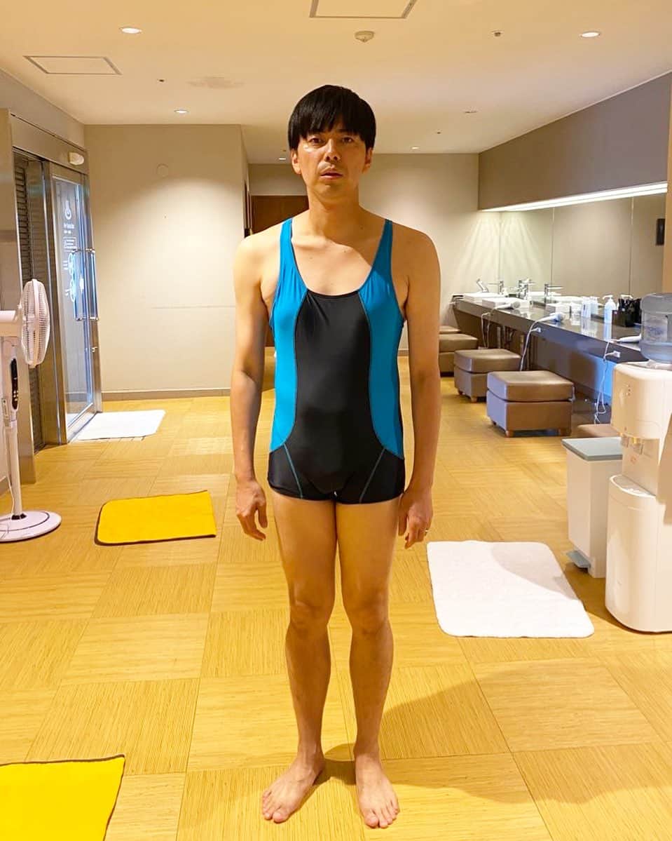西村真二さんのインスタグラム写真 - (西村真二Instagram)「* プールに入るロケで施設の従業員の方から渡されたレンタル水着が女性用だったんですけど僕ってそんなにフェミニンですか？」8月18日 10時56分 - shinji_nishimura0630