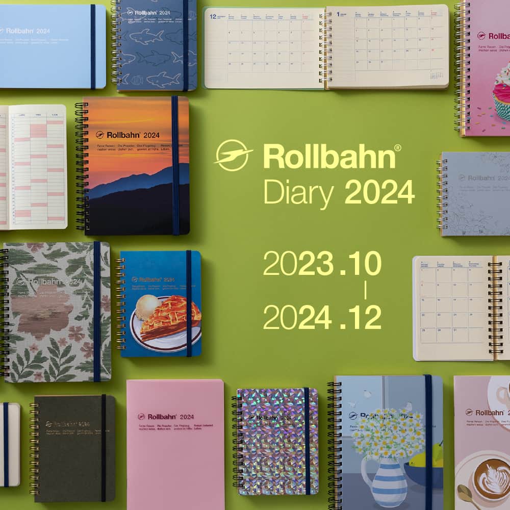 Delfonicsのインスタグラム：「2023年10月始まりの2023年版ロルバーンダイアリー。 「シンプルで飽きのこないデザイン」と「使いやすさ」にこだわった一冊。マスが大きく書き込みしやすい月間カレンダーと、たっぷりのメモページが魅力です。  カフェで過ごすひとときを描いた「エカフェ」や、古き良きアメリカの空気感を表現した「アメリカンスイーツ」、干支を配した「ドラゴン」など、2024年版も個性豊かに取り揃えました。  中でも注目は、着せ替えができる、楽しいセットになったロルバーン ダイアリー「トロワ」。プラスチック素材の専用プロテクター3柄がセットになっており、その時々の気分に合った一冊にカスタマイズできます。  さらに機能的なスケジュール管理ができるログチャート、ガントチャート付きのダイアリーには、愛くるしい動物を様々なシルエットで描いた「アニマル」もご用意しています。  あなたの日々をデザインする、あなただけの一冊を選んでみませんか。 － #delfonics #smith #stationery #rollbahn #rollbahndiary #diary #new_arrival #2024diary #デルフォニックス #スミス #文房具 #ロルバーン #ロルバーンダイアリー #ダイアリー #2024年ダイアリー #手帳2024 #手帳 #DESIGHTHEDAYS」