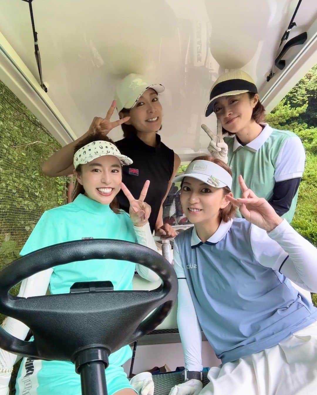 KONANさんのインスタグラム写真 - (KONANInstagram)「熱海ゴルフ倶楽部⛳️💓 . . 熱海倶楽部迎賓館のすぐ横に隣接してるゴルフ場です✨ @atamiclub  . . ４人でお泊まりからのゴルフ⛳️最高でした🥰 . . wear// @susic_golf  @michiko_london_golf  . . この４人でやっと周れてよかったな😋💓 . . #熱海倶楽部迎賓館 #熱海ゴルフ倶楽部 #熱海 #atami #熱海ゴルフ #旅行 #女子旅行 #ゴルフ #golf #ゴルフ女子 #温泉 #サウナ」8月18日 11時14分 - konanyade