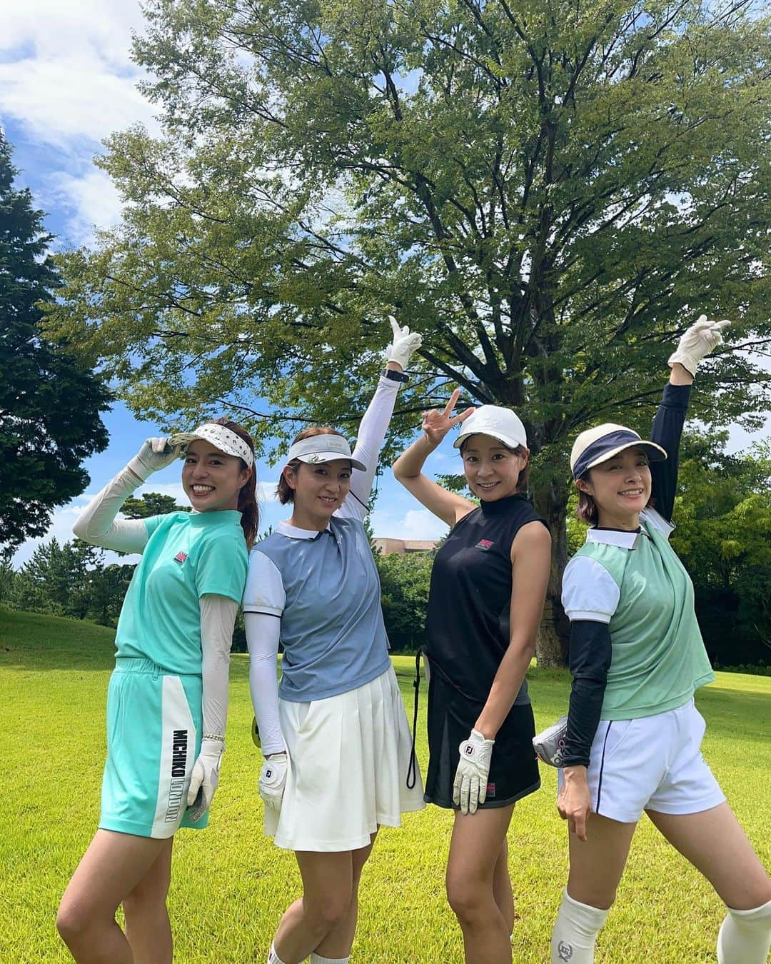 KONANのインスタグラム：「熱海ゴルフ倶楽部⛳️💓 . . 熱海倶楽部迎賓館のすぐ横に隣接してるゴルフ場です✨ @atamiclub  . . ４人でお泊まりからのゴルフ⛳️最高でした🥰 . . wear// @susic_golf  @michiko_london_golf  . . この４人でやっと周れてよかったな😋💓 . . #熱海倶楽部迎賓館 #熱海ゴルフ倶楽部 #熱海 #atami #熱海ゴルフ #旅行 #女子旅行 #ゴルフ #golf #ゴルフ女子 #温泉 #サウナ」