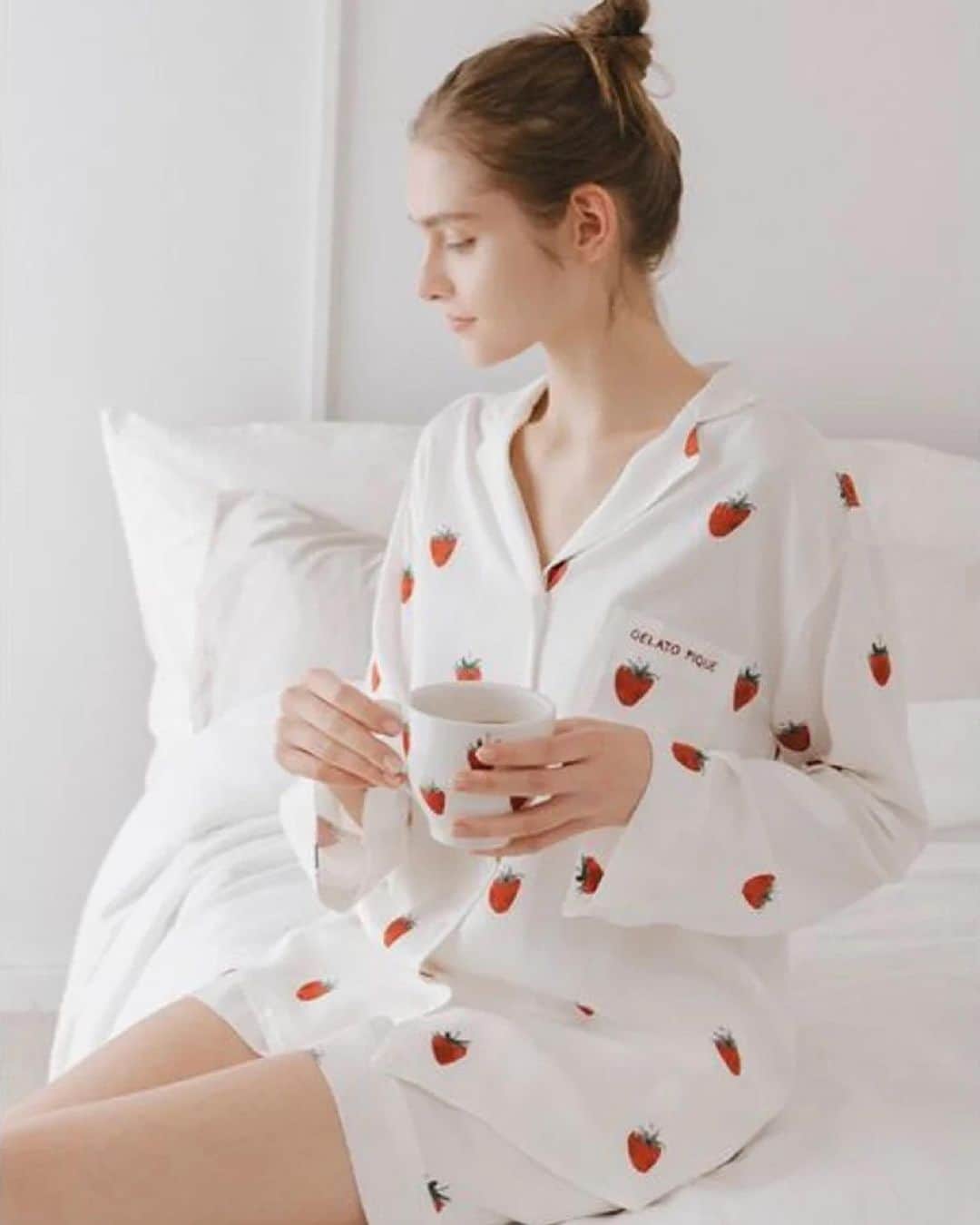 FASHIONWALKERのインスタグラム：「.【gelato pique】 - NEW ARRIVALS - ⁡ 大人女子に似合うジューシーないちご柄🍓 こっくりとしたレッドのアイテムなど素材も編み方も秋を感じさせるアイテムが続々登場！ ⁡ --------------- 【MAX96%OFF】  FINAL SUMMER SALE! \\ 半額以下アイテム大量！// この夏最後の特別プライスダウン✨ --------------- ⁡ #gelatopique #ジェラートピケ」