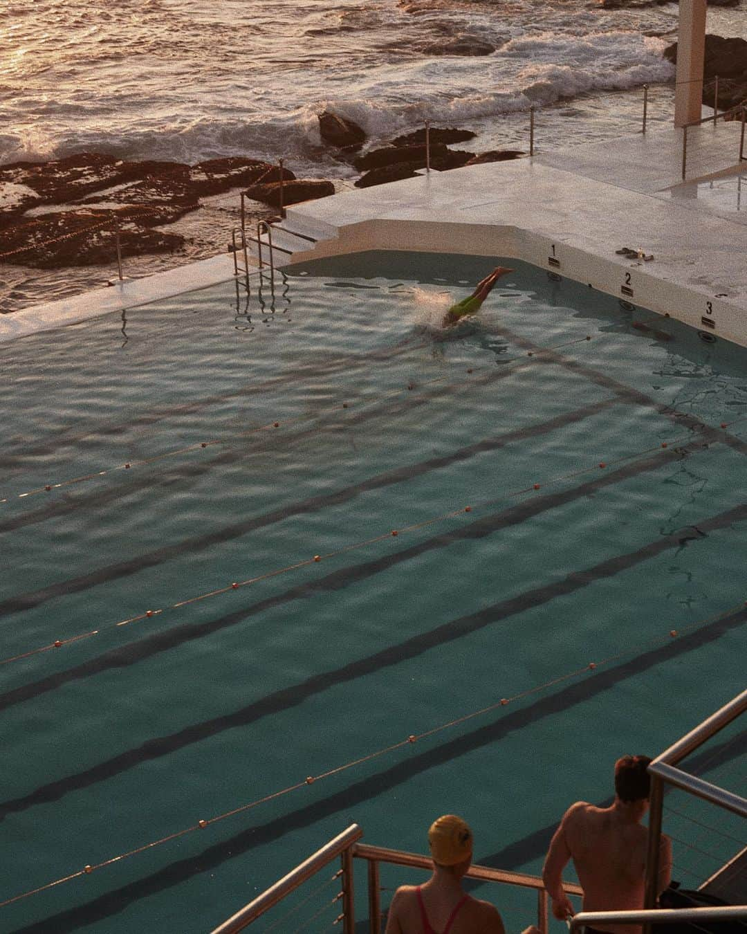 C E R E A Lさんのインスタグラム写真 - (C E R E A LInstagram)「Ocean pool 🏊🏼‍♂️   Bondi Icebergs, Sydney.」8月18日 16時44分 - cerealmag