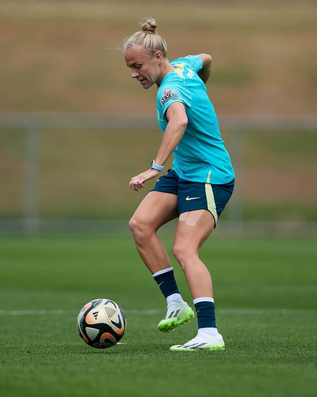 タメカ・バットさんのインスタグラム写真 - (タメカ・バットInstagram)「Last training session of the World Cup done 💚💛 #Tillies #fifawwc」8月18日 16時45分 - tamekayallop