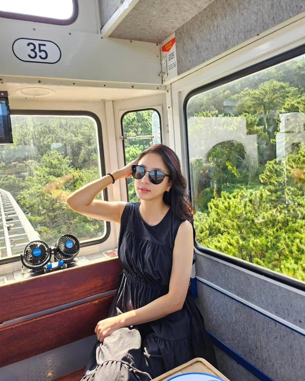 キム・サヒさんのインスタグラム写真 - (キム・サヒInstagram)「🚅🚊🌅🏙 즐겁고 행복했던 부산여행💛🩵♥️ #요트투어 #부산엑스더스카이 #광안리 #캡슐열차」8月18日 11時20分 - ijoa0618_sahee