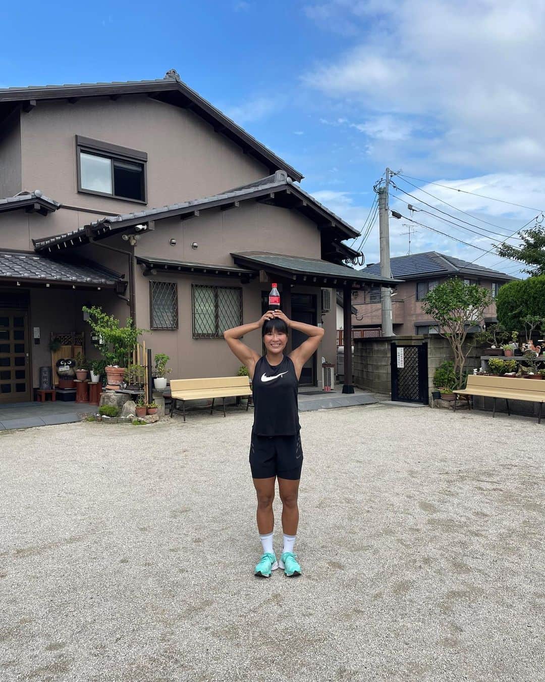 宮原美穂のインスタグラム：「ただいま福岡！ そして朝練スタート🏃🏾‍♀️  この砂利の上で裸足で練習してました。」