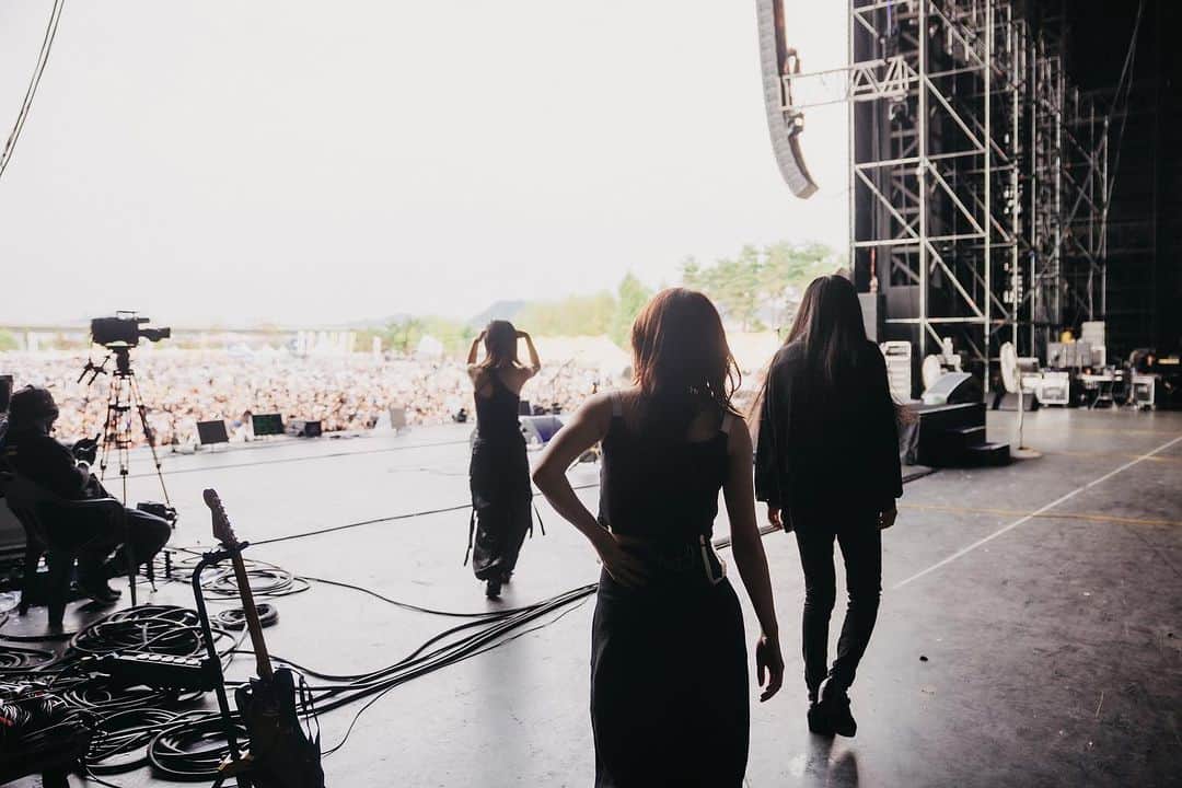 羊文学のインスタグラム：「2023.8.6 Incheon Pentaport Rock Festival 2023 at 韓国 ・仁川 松島月光祝祭公園 Photo by Eric Chen  2023.8.12 ROCK IN JAPAN FESTIVAL 2023 at 千葉市蘇我スポーツ公園  Next Live → 2023.8.27 「SWEET LOVE SHOWER 2023」 at山梨県 山中湖交流プラザ きらら」