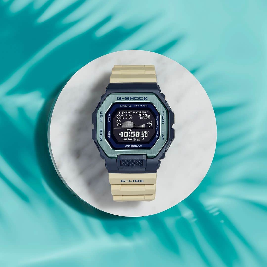 のインスタグラム：「Surf time traveler  サーフシーンの今を、ビーチの情景からピックアップした美しいカラーで表現。ベゼル、ケースのブルーは海や空、ベージュは砂浜をイメージしています。  The beautiful colors picked up from the beach. The blue of the bezel and case is reminiscent of the ocean and sky, and the beige is reminiscent of sandy beaches.  GBX-100TT-2JF  #g_shock #g_lide #gbx100 #tidegraph #surf #surftimetraveler #watchoftheday #腕時計 #腕時計魂 #腕時計くら部 #今日の腕時計 #腕時計コーデ #サーフィン」