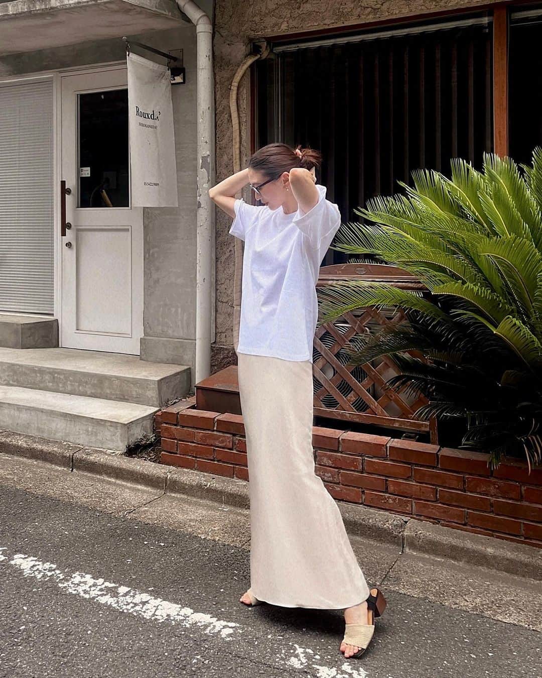 由架子 川野さんのインスタグラム写真 - (由架子 川野Instagram)「スカートが使えすぎて色違いで買いました🫶 @tanz_tokyo」8月18日 12時01分 - __yukakokawano__