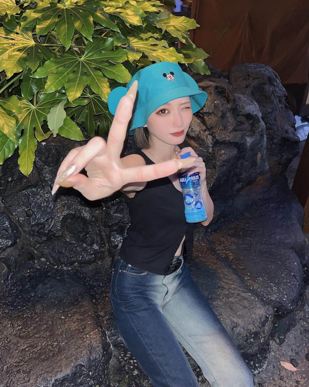 流川夕のインスタグラム：「ディズニー夕💚 （でぃずにーたぢゃねーよ）　  背景ディズニーぽくないけどw 美女と野獣のアトラクション 何回乗っても泣ける🥲ほんますき🥲🥀」