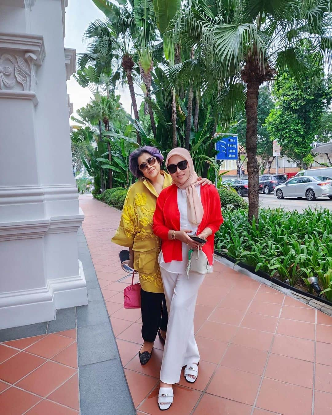 Syahriniさんのインスタグラム写真 - (SyahriniInstagram)「•  ~ Salaam Jum’at Mubarak ~  ___________________ ~𝓢𝓨𝓡~ __________________  #PrincesSyahrini #MamitaTime #FamilyTime #Singapore_August2023」8月18日 12時40分 - princessyahrini