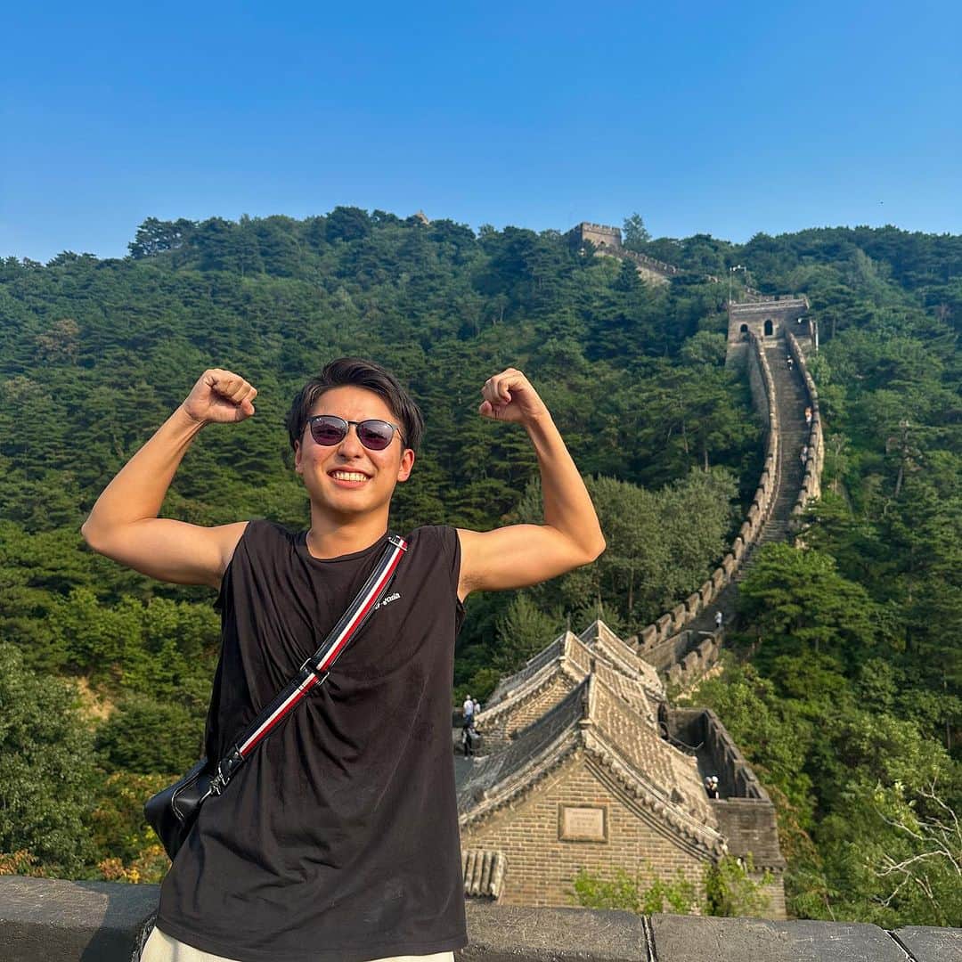 山下智央のインスタグラム：「Wahhhh great wall of china 👏 And I need to work out 💪😂」