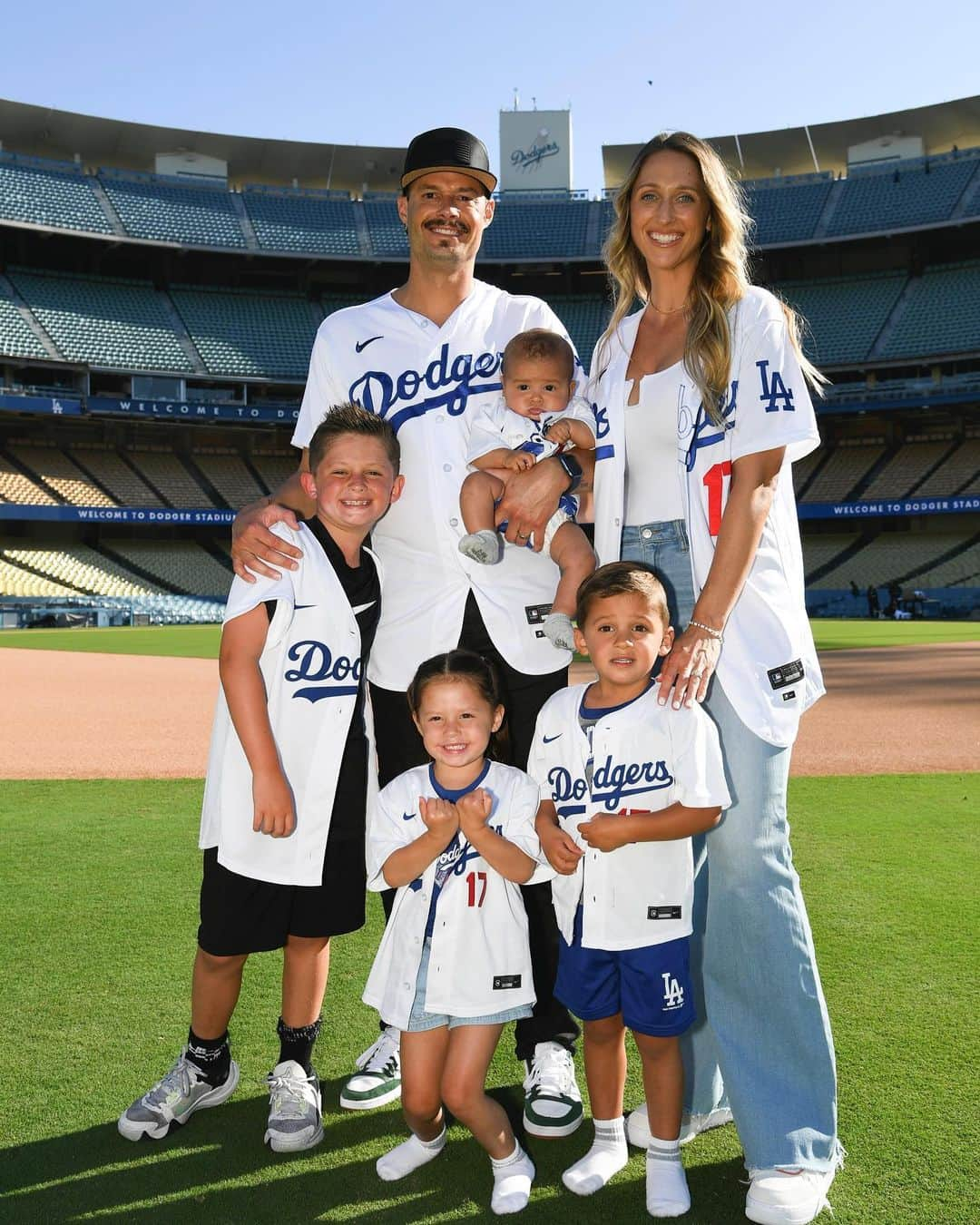 アシュリー・ケリーさんのインスタグラム写真 - (アシュリー・ケリーInstagram)「Hi, again 👋🏻 @dodgers」8月18日 14時11分 - ashleynicokelly