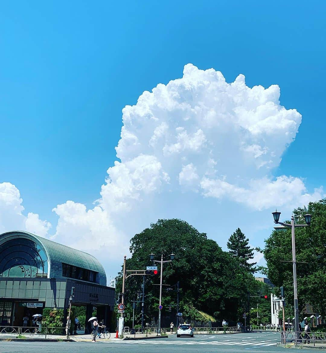 栗原由佳さんのインスタグラム写真 - (栗原由佳Instagram)「#いつかの  #雲   #夏  #青空  #もくもく   #四谷」8月18日 14時03分 - yuka.kurihara.okajima