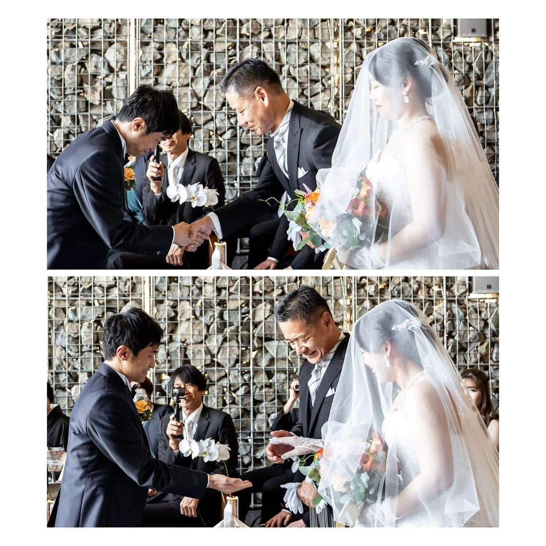 マスダヒロシのインスタグラム：「結婚式を撮る際は、記録ではなく市井の人々のドキュメンタリーを撮る心づもりでいる。花嫁がフレームから外れても気にしない傲慢さも撮り手の主観に根差したドキュメントなら許される。  まあそんな話は流してくれてよいので、このお父さんの表情を見てくださいよ。 . . .」