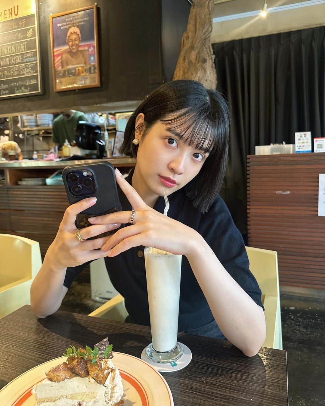 松本愛（まあぴぴ）さんのインスタグラム写真 - (松本愛（まあぴぴ）Instagram)「のんちゃんとカフェした日☕️  @maeda_nozomi のお肌がつるピカで(いつも綺麗なんだけど🫶🏻)どんなケアしてるの？って聞いたら  HIFU×タラソトリートメントがすごく良いよって 教えてもらって行ってきた✨  HIFUでたるみの原因SMAS筋膜を引き上げて、タラソトリートメントで基底膜を強化するメニューなんだけど、とにかくつるピカになる😭！！  ターンオーバーが正常化＆シミシワケア、ニキビ、ニキビ跡ケア、他にも色々な効果があるみたいで、私は特に吹き出物が減ったのが嬉しかった、、🫶🏻  HIFUも顔まわりのもたつきが全然ちがう💫  ほんとに感動した🫶🏻 のんちゃんいつも美容情報教えてくれてありがとう〜  ボディケアで腸もみもしてもらったので また後でストーリーに載せます🩶  Thank you 💐 @mihomasuda  @_____36.5_ebisu」8月18日 14時59分 - aimatsumoto_45