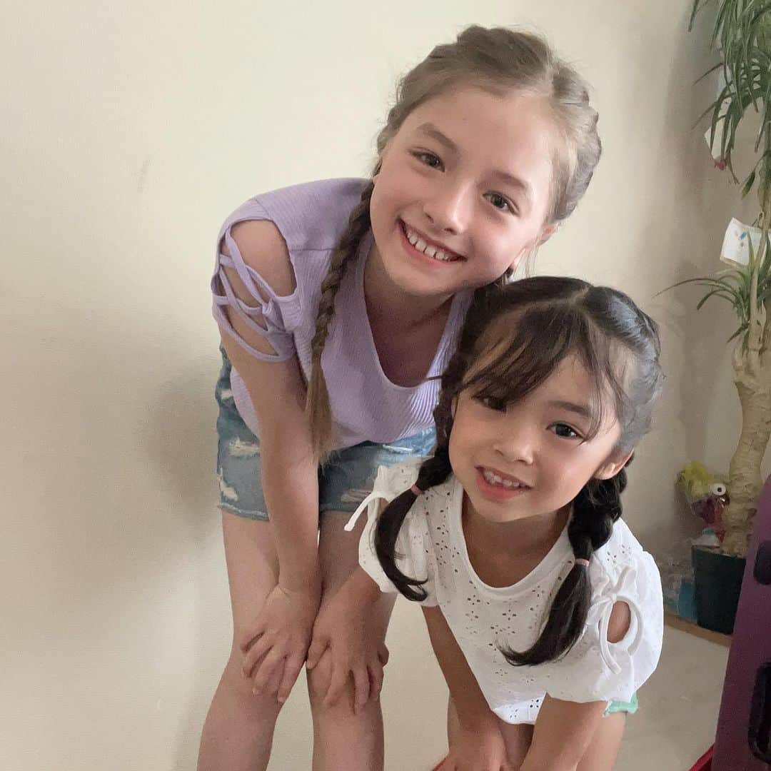 レイラのインスタグラム：「もうすぐ、2人がドイツに上陸するので夏の思い出を😌  明日デュッセルドルフ 観光するんだけど、デュッセルドルフ 観光なんていつぶりって感じすぎてどこ連れて行ったらいいかわからん😂😂」