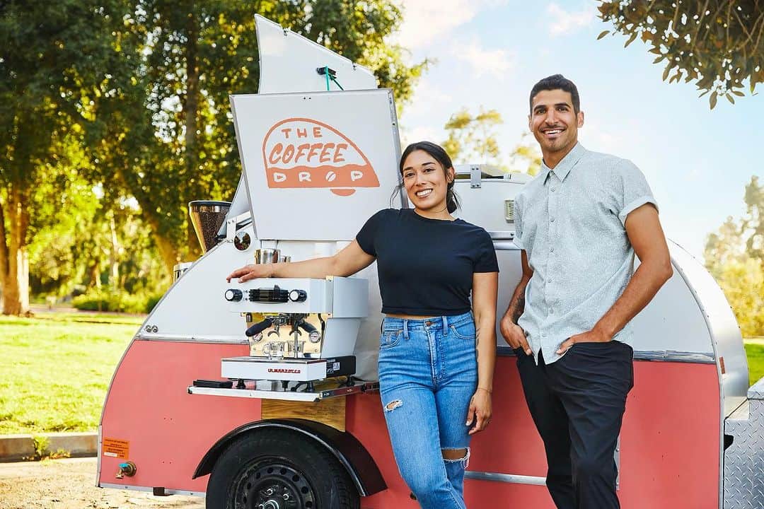Stumptown Coffee Roastersのインスタグラム：「📣🚨 Hot news coming in from Southern California! 🚨📣  The Coffee Drop, one of our lovely wholesale partners in San Diego, CA, just opened the doors to their first brick-and-mortar.   A year ago, Evan and Marissa quit their corporate jobs to begin a venture in the hospitality industry with their Mobile-Coffee-Teardrop. We are so proud to see them opening their cafe and feel inspired by their journey and how they have created a hub to serve their community in Golden Hill.   If you are in San Diego, stop by TOMORROW, 8/19, for their Grand Opening, and get refreshed with a delicious Hair Bender espresso tonic or try their signature Orange Brown Sugar Latte.」