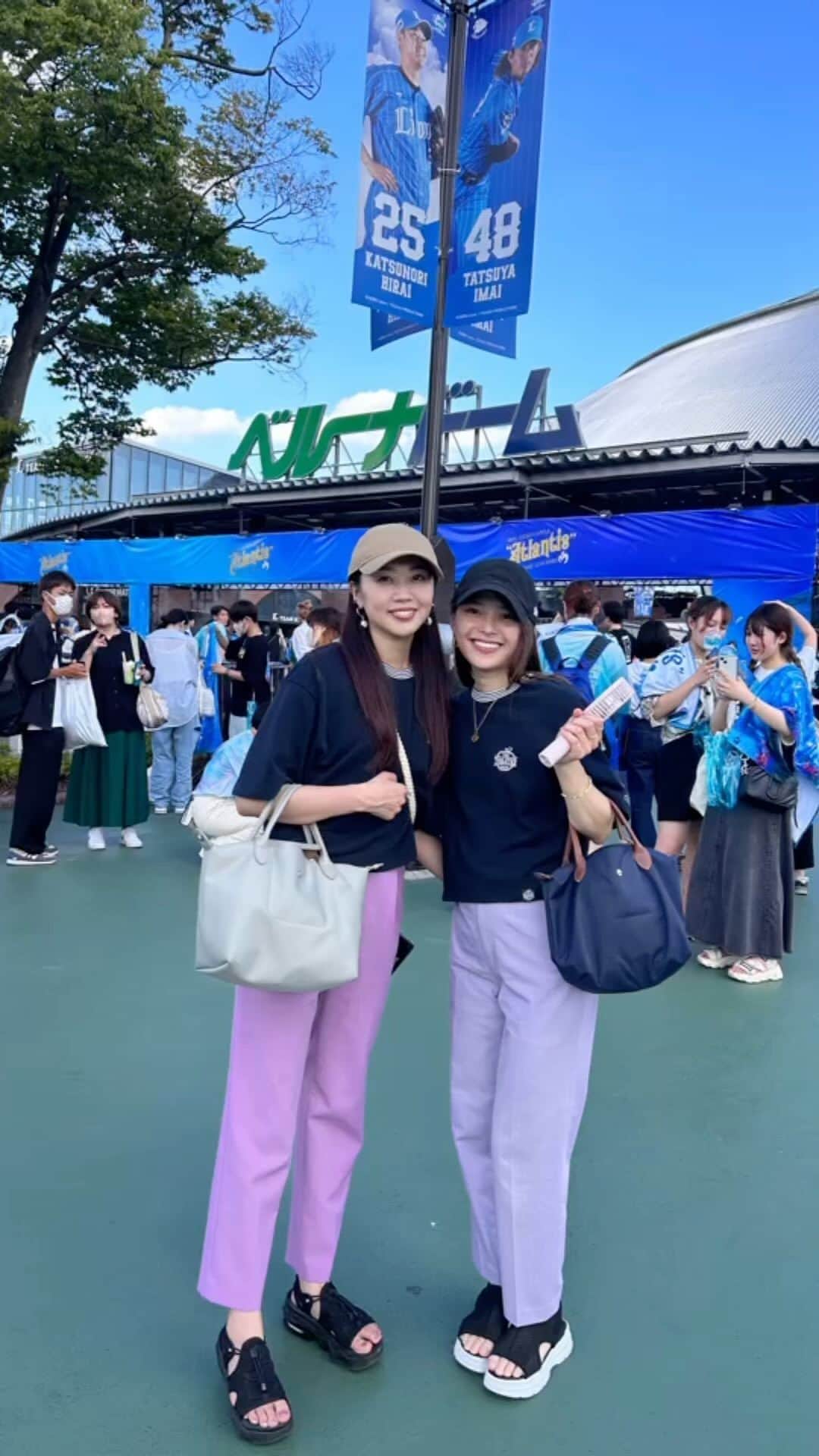 ERINA UENOのインスタグラム：「2023.08.12 🧜🏰⛲️🫧💜 Atlantis 埼玉ベルーナドーム  Mrs.GREEN APPLE 🍏 結成10周年、初のDOME LIVE✨ 福岡→東京→埼玉まで 愛しの @sumi_retti と行けて 本当によかった🩷  Zeppも驚く近さで圧倒されたけど、 4万人規模のドームでアリーナ席。 （台風で行けなかったら寝込んでた）  ステージも花道も近くて、 生歌、演奏、壮大な演出の数々も リアルな体験ができて最高だった😢🤍 ⁡ ⁡まだ、物語は続く。 これからも彼らは、 愛という奇跡を歌い、奏でながら それらを事実としつつ⁡⁡ ⁡突き進んでいくだろうな〜🪐  いつか辿り着いてしまいそうな私たち🫣  * *  #domelive_atlantis  #mrsgreenapple  #ミセスグリーンアップル #atlantis⁡ ⁡#福岡ママ」
