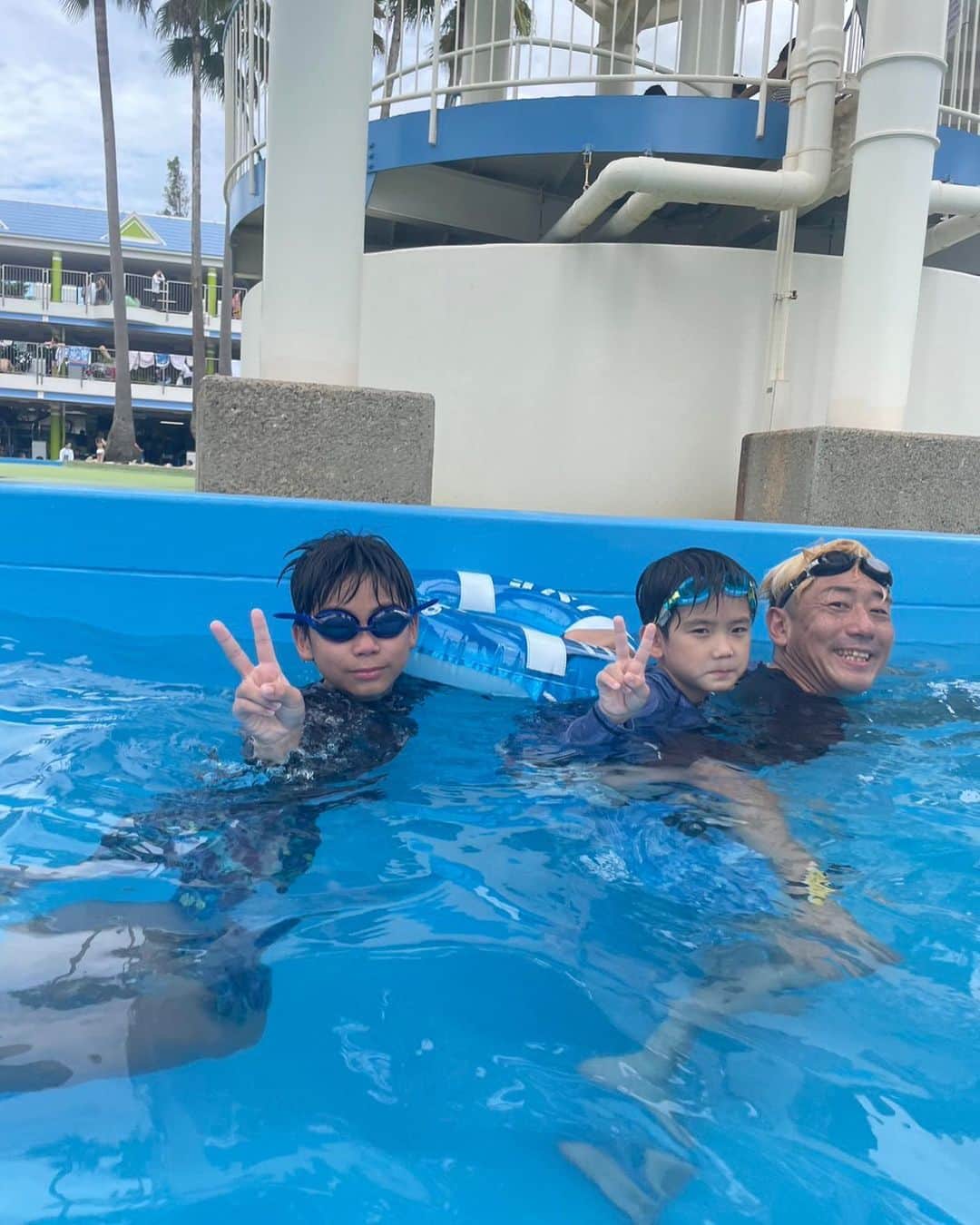 小林拓一郎さんのインスタグラム写真 - (小林拓一郎Instagram)「夏の思い出  #長島ジャンボ海水プール」8月19日 0時36分 - kobataku33