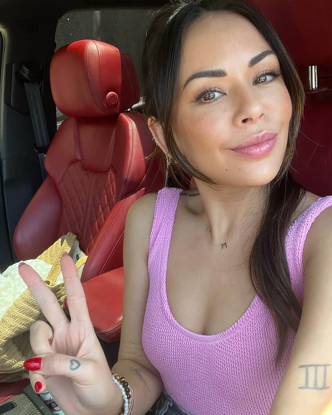 ジャネル・パリッシュさんのインスタグラム写真 - (ジャネル・パリッシュInstagram)「Summer is summering」8月19日 0時41分 - janelparrish