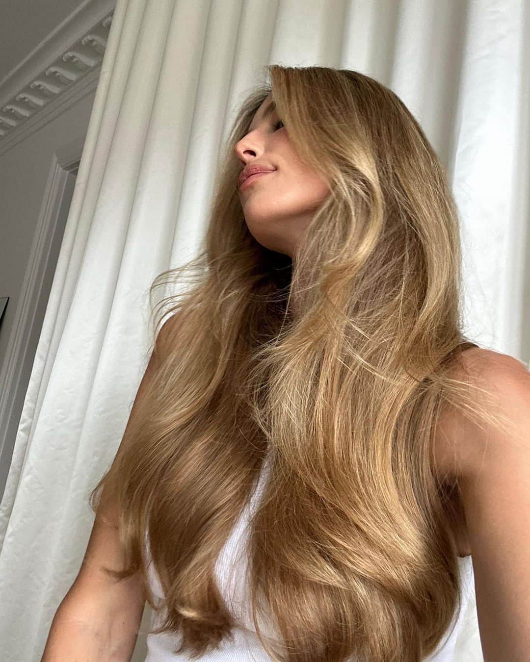 Mathilde Goehlerのインスタグラム：「♥️」