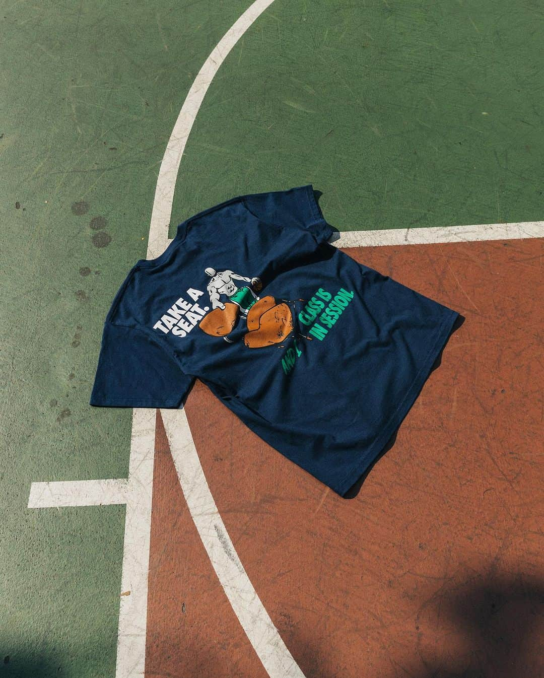 アンドワンさんのインスタグラム写真 - (アンドワンInstagram)「@AND1 x Mitchell & Ness  Relive the nostalgia in highlights, Mixtapes, and streetball culture in the '90s and 2000s.  In partnership with the legendary American basketball footwear and apparel company that has heavily influenced the world of professional sports and sports entertainment, we celebrate the 30th Anniversary of AND1 with a new collaborative capsule.  Tap into basketball nostalgia at mitchellandness.com.  #AND1 #MitchellandNess #AND1MitchellandNess」8月19日 1時00分 - and1