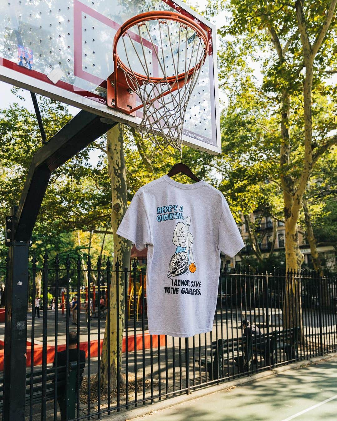 アンドワンさんのインスタグラム写真 - (アンドワンInstagram)「@AND1 x Mitchell & Ness  Relive the nostalgia in highlights, Mixtapes, and streetball culture in the '90s and 2000s.  In partnership with the legendary American basketball footwear and apparel company that has heavily influenced the world of professional sports and sports entertainment, we celebrate the 30th Anniversary of AND1 with a new collaborative capsule.  Tap into basketball nostalgia at mitchellandness.com.  #AND1 #MitchellandNess #AND1MitchellandNess」8月19日 1時00分 - and1