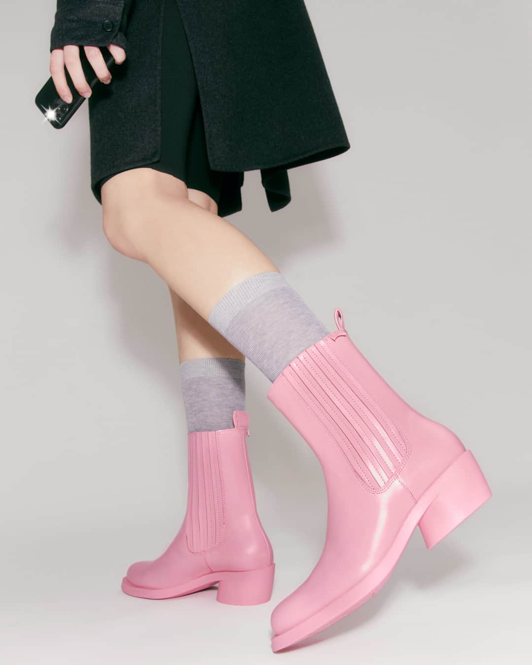 のインスタグラム：「Big (pink) boot energy.」