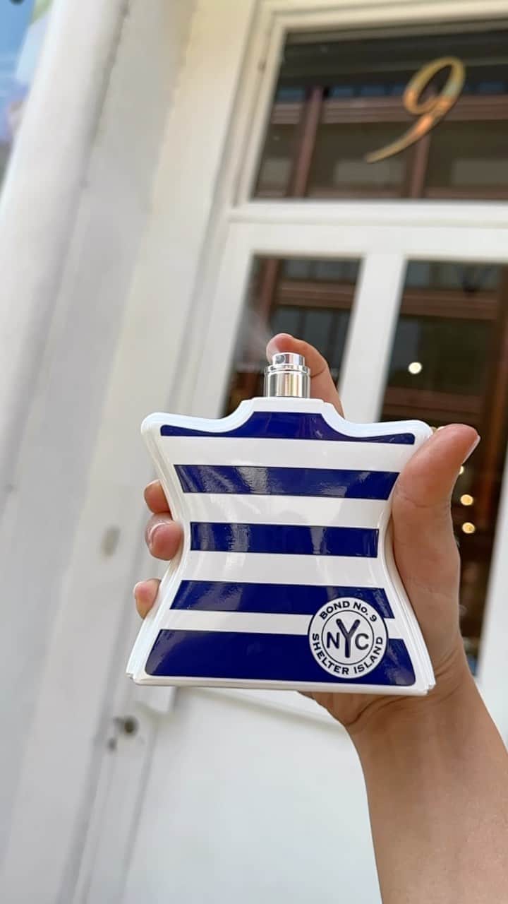 ボンド・ナンバーナインのインスタグラム：「ENJOY YOUR WEEKEND WITH 15% OFF SITEWIDE  🌊☀️💙 CODE: SUMMER Only at Bondno9.com 😎  #bondno9 #9bondst #newyork #scentsofnewyork #newyorkfragrance #nyc #fragrance #perfume #beach #thebeaches #summer #bondno9nyc #thebeachescollection」