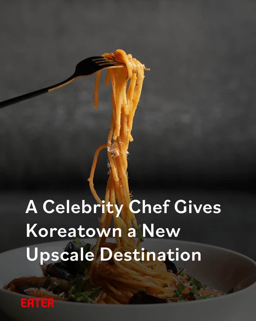 Eater LAのインスタグラム：「Longtime Los Angeles restaurateur and omnipresent Food Network personality Chris Oh (@chefchrisoh) has brought a new dining destination to destination-dense Koreatown, launching his restaurant and lounge Juliana (@julianalosangeles) on busy 6th Street last month. The former EMC Seafood space has turned from a sunny corner spot for oysters and wine to a moodier restaurant and lounge that aims to seamlessly take diners and drinkers from daytime to late night.  With low marble tables, lots of couches and plush seating, and plenty of glowing accent lights, Juliana is meant to serve as a middle space for Koreatown diners. Oh sees Juliana as a place for dinner and also a cocktail spot for after-work crowds or customers who don’t feel like waiting for a table in a parking lot near bustling Chapman Plaza. “This is a lounge for before or after dinner,” says Oh. “We want you to come in, have great drinks, and maybe stay until 2 a.m.”  To read more about the new opening written by Eater LA senior editor Farley Elliott (@overunderunder) tap on the link in bio.  📸: Eugene Lee」