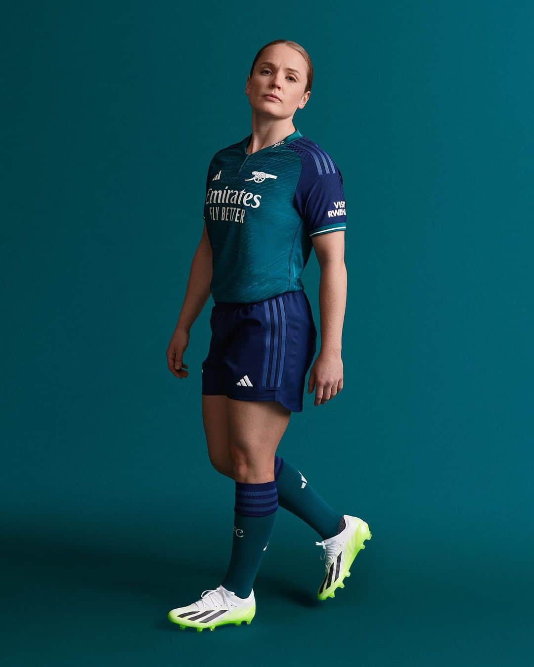 adidas UKさんのインスタグラム写真 - (adidas UKInstagram)「The cannon. That collar. COYG. 💪  Introducing the new @Arsenal and @ArsenalWFC 23/24 third kit, available now online and in store.   #Arsenal #adidasFootball」8月18日 16時56分 - adidaslondon