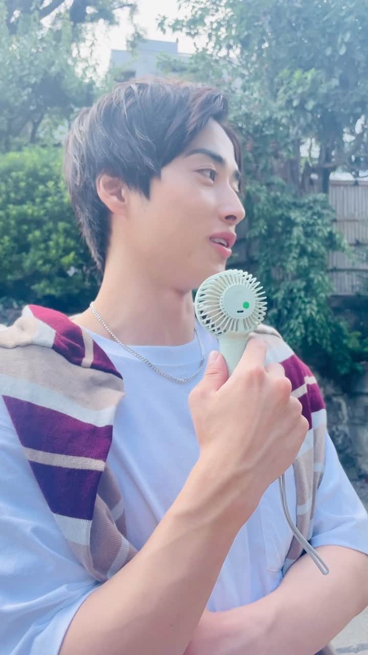 のインスタグラム：「最近また暑さ増してるー🥵  みんな熱中症気をつけるんだよ。」