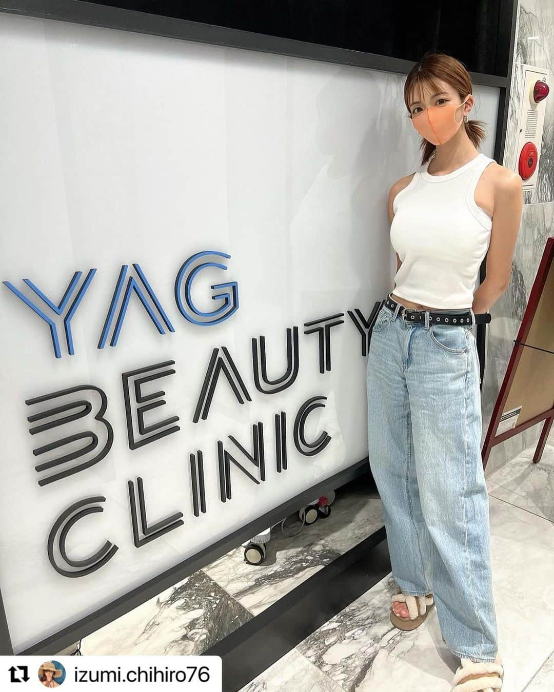 YAG BEAUTY CLINICさんのインスタグラム写真 - (YAG BEAUTY CLINICInstagram)「. 渋谷院 ご来院ありがとうございます♩ . . #Repost @izumi.chihiro76 with @use.repost ・・・ ・  先月は紫外線たくさん浴びちゃったから シミにならないかお肌が気になってて🥺  そんな時のケアは医療の力を借ります♡  @yagbeauty_official   YAG BEAUTY CLINIC渋谷院にて 『ピコレーザートーニング』を...👶  シミ、そばかす、肝斑など 幅広い肌悩みが改善できる施術だよ😌✨✨  痛みはゼロではないけど ぜんぜん我慢できるレベル。  定期的に受けてると安心🍑  施術後は紫外線対策を忘れずに☀️  ・  ♦️お得なキャンペーン情報♦️  ご予約の際に "泉千尋のInstagramを見た" で ↓↓↓ picoレーザートーニング＋パック 通常価格￥14,080＋tax が ご新規様￥4,980＋tax になります❣️  かなりお得🉐✨ ぜひこの機会にお試しください👗  ・ ・ ・  #YAGBEAUTY#レーザートーニング #RRRマスクパック#pico#シミ#肝斑#肝斑治療 #くすみ#くすみ改善#美肌#美白#美容クリニック#皮膚科#ビキニ#水着 #美肌効果 #美白効果 #ヤグビューティークリニック #レーザー#トーニング#ピコトーニング #ピコレーザー#ピコレーザートーニング #シミ取り #シミケア #shibuya#clinic#beauty#pr」8月18日 17時12分 - yagbeauty_official