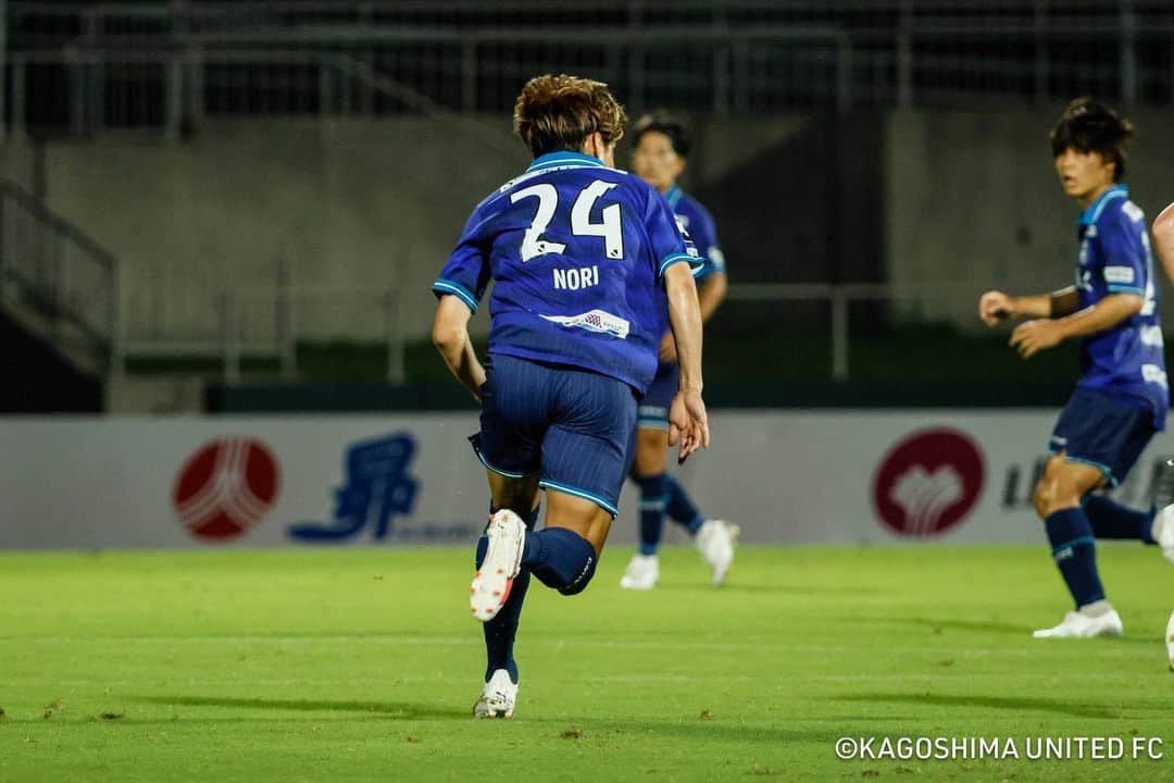 藤本憲明のインスタグラム：「打ちのめされても何度も舞い上がる  #鹿児島ユナイテッドFC #No24 #鹿児島をもっとひとつに #拝啓戦う君へ #強 #応援歌」