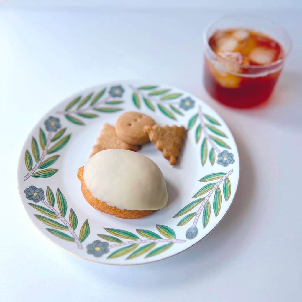 なかしましほ（foodmood）さんのインスタグラム写真 - (なかしましほ（foodmood）Instagram)「鎌倉での出張喫茶のお申込み、およびお菓子の販売は本日20時からとなります。クッキーBOXはスマイルビスケットのおまけ付きです。」8月18日 17時24分 - foodmoodshop