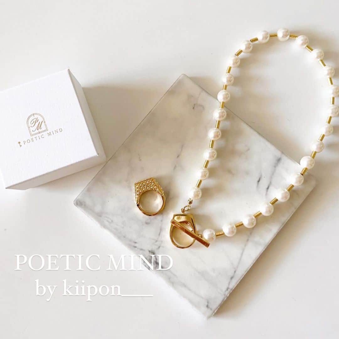 saaaay_kのインスタグラム：「2023.08.18 accessory…♡ きーちゃん渾身のジュエリーブランド 記念すべきファーストコレクションFujiko✨✨✨  私はゴールドのパール全面タイプにしました♩ ネックレスはシンプルタイプに💕  @poeticmind___  @kiipon___   このFujikoシリーズは待望の再販！ 秋冬の新作も受注開始！  私もどれにしようか悩んでる🥹🥹🥹」