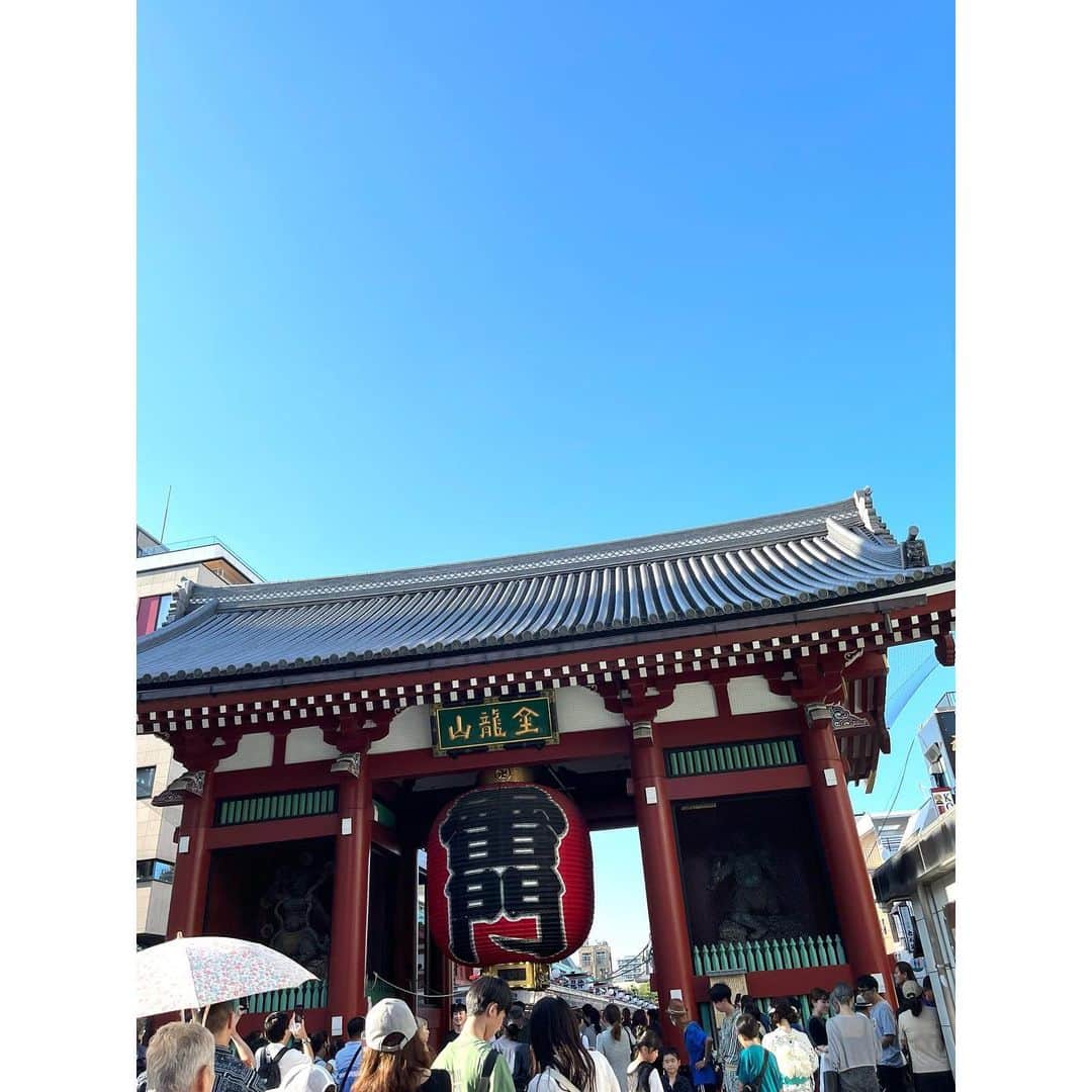 フルカワミキのインスタグラム：「HARDCORE AMBIENCE × AISO at KAIKA TOKYO へ行く前に、 浅草雷門🐲  人多っ暑っ。 入る気力はナシ。」