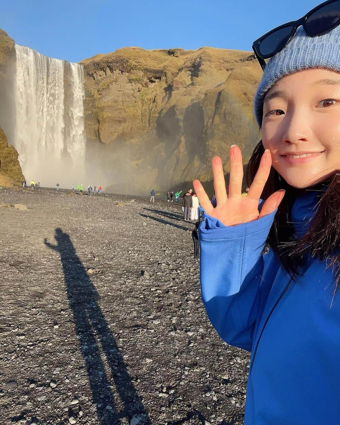 パク・ソダムさんのインスタグラム写真 - (パク・ソダムInstagram)「Black Sand Beach Vik🩵 Skógafoss🩵 Seljalandsfoss🩵」8月18日 17時51分 - imsodamm