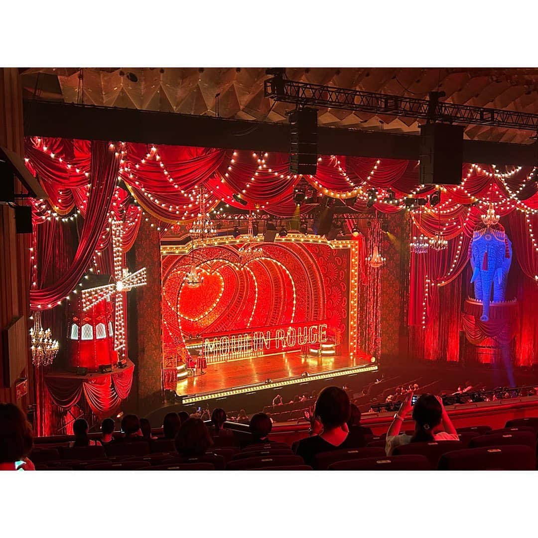 柿澤ゆりあさんのインスタグラム写真 - (柿澤ゆりあInstagram)「⁡ ⁡ 先日ミュージカル『ムーラン・ルージュ』を 観劇しました！ ⁡ 劇場に入った瞬間から素敵な世界観が 広がっていて、音楽もお芝居もとにかく 華やかで情熱的で魅力の塊でした。 ⁡ #ミュージカル #ムーランルージュ #帝国劇場」8月18日 18時02分 - yuria_kakizawa_403