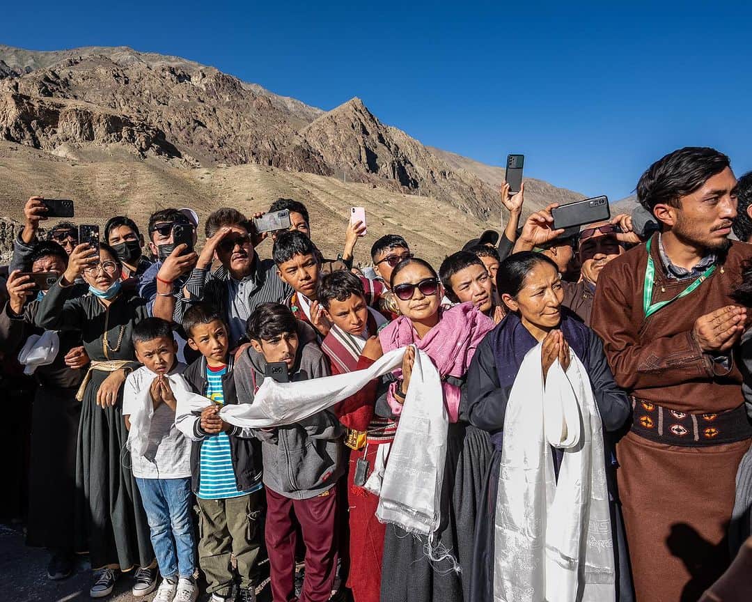 ダライ・ラマ14世さんのインスタグラム写真 - (ダライ・ラマ14世Instagram)「Grand reception and welcome ceremony in Khaltsi, Ladakh on August 18, 2023. #dalailama #khaltsi #sham #ladakh #welcome #reception」8月18日 18時04分 - dalailama