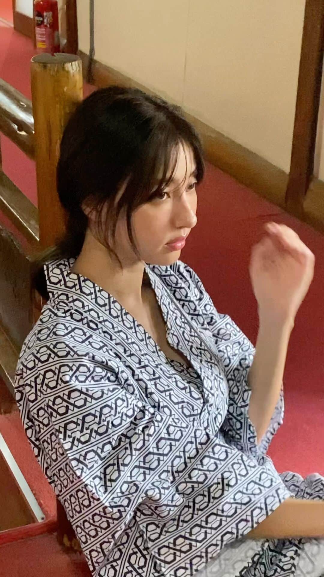 愛甲千笑美のインスタグラム：「#写真集　#オフショット」