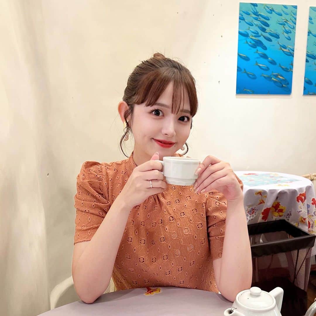横山紗弓のインスタグラム：「朝からtea time🫖🧡 美味しいタルトと紅茶をいただきました。 ※ロケです #福岡 #福岡観光 #福岡旅行 #福岡カフェ #福岡グルメ #天神カフェ #天神スイーツ #大名カフェ #大名スイーツ」