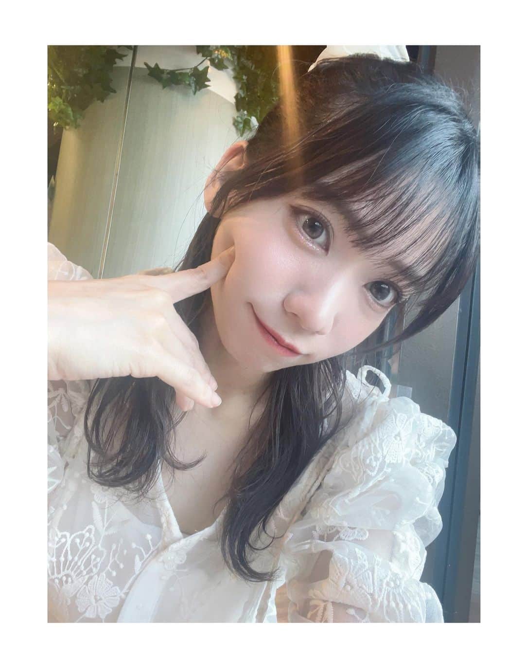 社本悠のインスタグラム：「⁡ ⁡ - - - - - - - - - - - - - - - - - - - - -♡ ⁡ ⁡ ⁡ みなさんに応援していただいた写真撮影は 宣材写真でした〜🌻✨ ⁡ まだお写真を選んだりしている段階なので、ホームページに反映されたりするのは先になるのですが とっても素敵に撮っていただいたのでその時は、みてもらえたら嬉しいです🌼 ⁡ 私自身もすごく楽しみでうきうきです！ 悩んでます！！ 沢山撮っていただいたので宣材には使わなかった別カットとかも、InstagramやX(Twitter)に載せられたらいいな🪄 ⁡ ⁡ ⁡ #撮影」